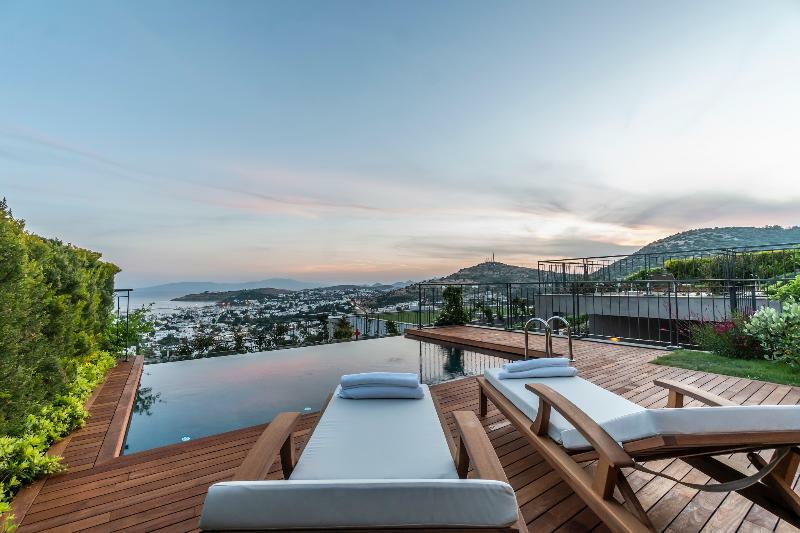 מוגלה Elysium Miramar Villa By Selvese מראה חיצוני תמונה